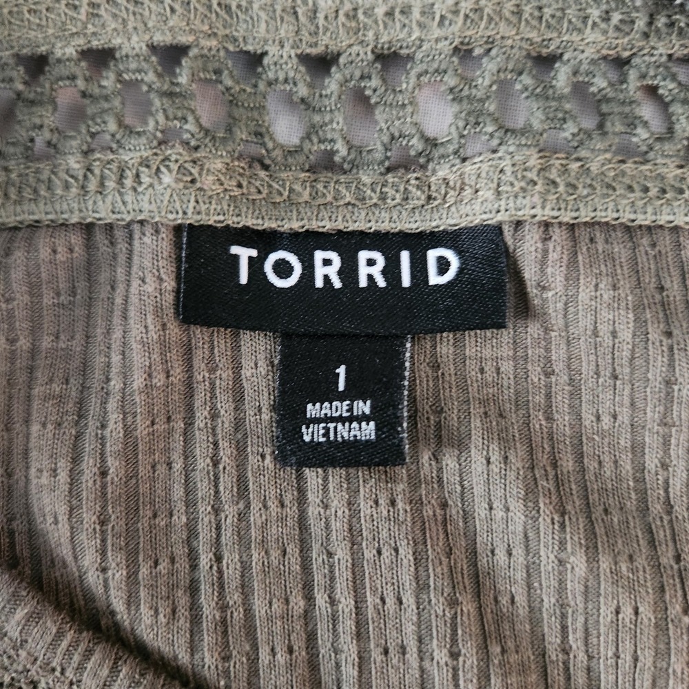 Torrid Womens Olive Green Ribbed Lace Yoke Flutter Sleeve Top Size 1 Plus L XL - Picture 3 of 6